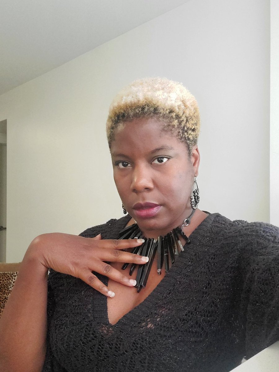 CultureFancier's tweet photo. Does mesh knit qualify for #SweaterWeather ? Dress Up Wednesday.

#DressUpWednesday 
#JustForFun
#FeelingMyself https://t.co/xqcIWdsz5c