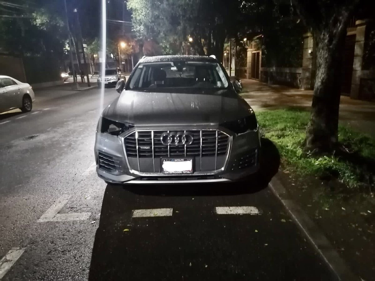 lorefh's tweet photo. Promesa de Venta Incumplida. 
@AudideMexico @Volkswagen_MX 
Audi Satélite con intensión de venderme una Q7, me dijo que: gozaria gratis de los beneficios del Programa Audi Plus: 3 años de seguro por robo parcial (4 eventos); y no me quieren pagar mis 2 faros robados…
Abro hilo… https://t.co/57ODa6vJpi