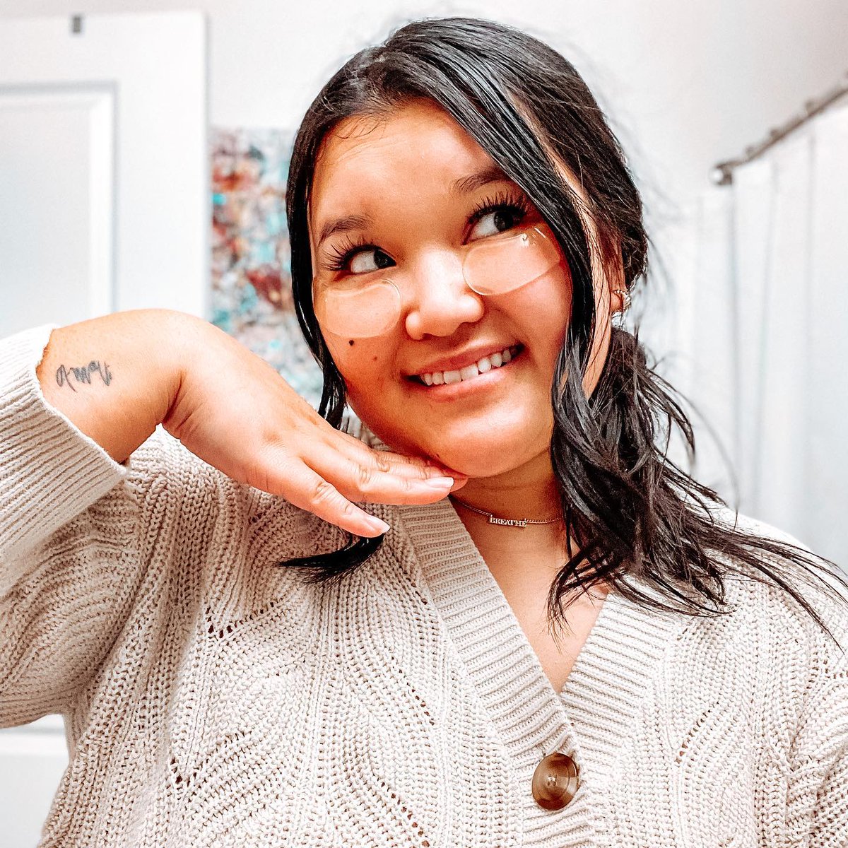 Cute lil' pick-me-up, courtesy of the depuffing, hydrating power of Cooldowns 😌 

#skincare #borboletabeauty