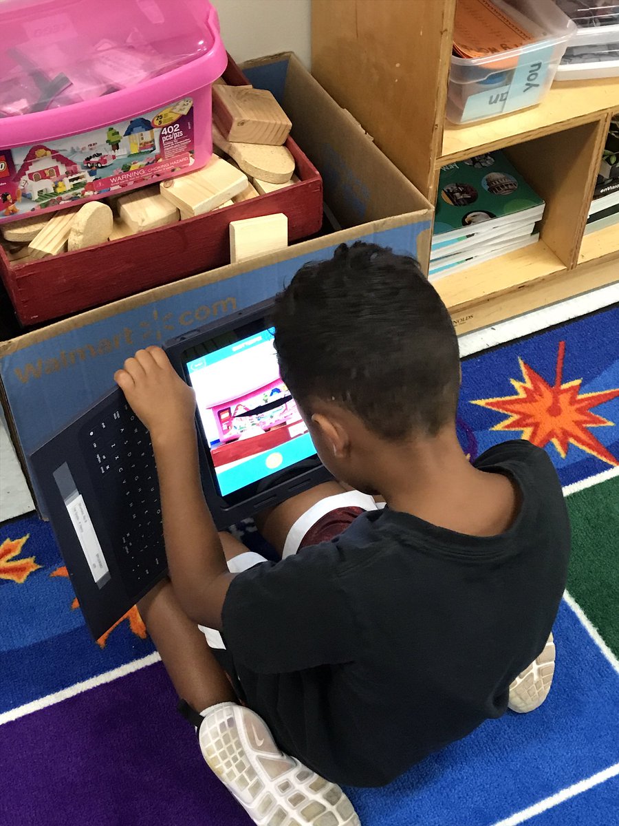 jsolnekfrazier's tweet image. Ss in 1st @RockbrookES learn @duckduckmoose’s ChatterKids to recap learning. This tool can be used in #AnyContent &amp;amp; w. #AnyLanguage making it great for any lesson! Bonus? Seeing the excitement on the faces of Ss as they created &amp;amp; shared work. #DigitalLISD #lisdLandT #oneLISD