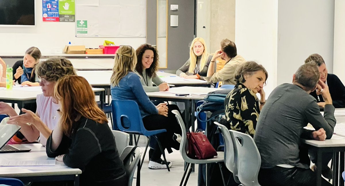 MET_Creatives's tweet photo. A great buzz at our first CPD day of the academic year. Wonderful to see the Creative Industries, Hair and Beauty, and Digital teams mixing-in, collaborating and sharing good practice. Great work! #oneteamonedream #changinglivesthroughlearning https://t.co/cIzYfnaoRL