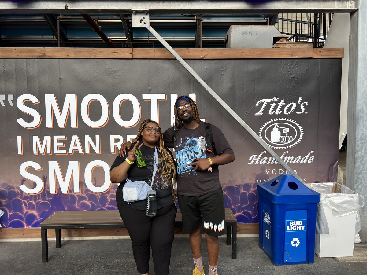 museumgoon's tweet photo. Visited Cleveland for a few days to witness @KiDCuDi first music festival, Moon Man Landing, and visited his home city! Brought mi Mum along with me and met some of my fellow CudFam. Was a magical time, can’t wait to come back every year! 🤝 @moonmanslanding #ClevelandIsTheReason https://t.co/jHpJaJfAik