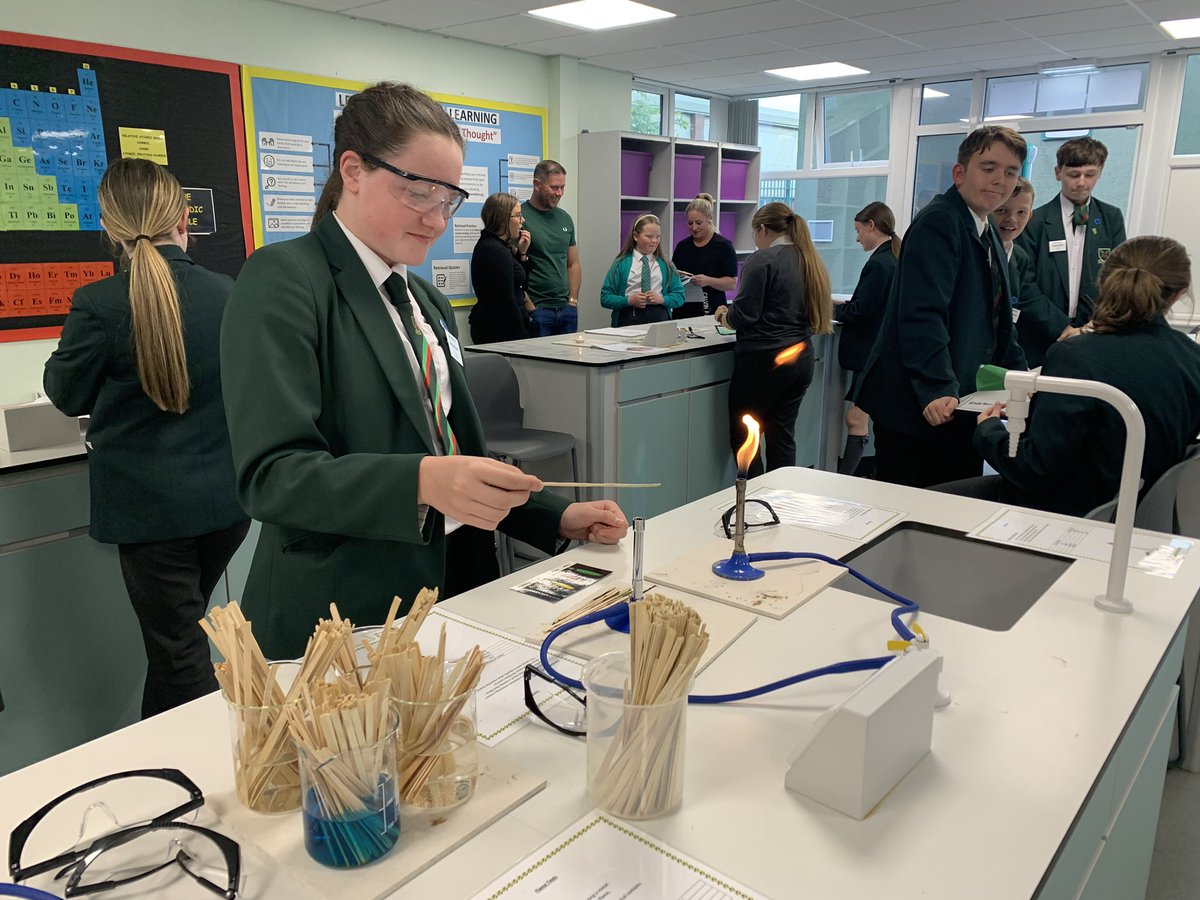 Our fantastic science assistants did a brilliant job helping out at our open evening this evening - thank you to all of you! 👏 🧪 🥼 🧬 🧫