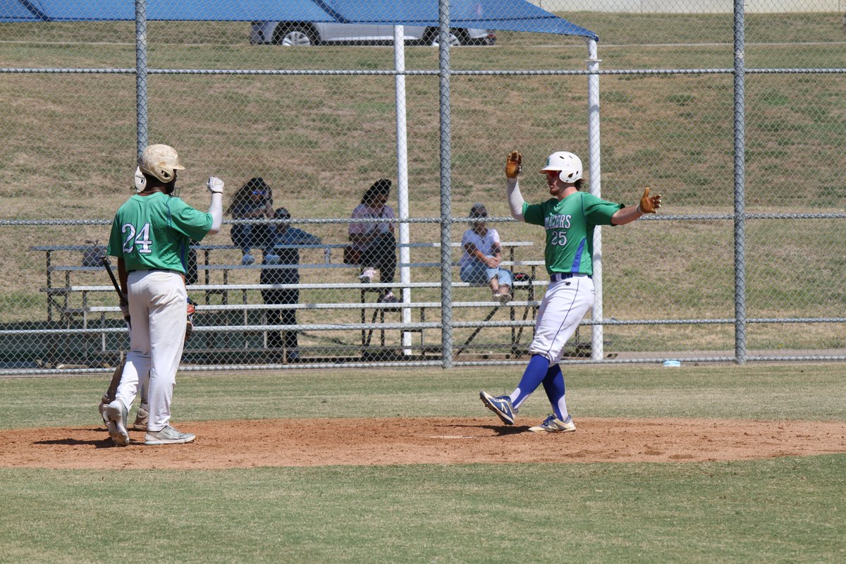 DCNLBlazers's tweet photo. #DingerDays for @DCNL_Baseball 

#FallBallFun | #DallasCollegeProud | #NorthLakeBlazers https://t.co/4nlxlRpomI
