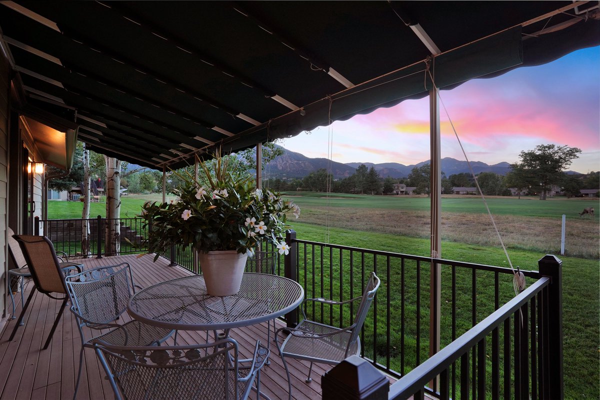 CORealEstate411's tweet photo. Golf Course Living! https://t.co/ltKHKBy2FB
Sleek, stylish updates inside and covered back deck facing the mountains!😍
#Broadmoor #Woodbridge #ColoradoSprings #Townhome #MainLevel #WeSellHere #BHHS #ColoSpgs #RealtorToby #Golfers #COShomes #HomeSearch #ElPasoCounty #CheyenneMtn https://t.co/rN0acbR5kH