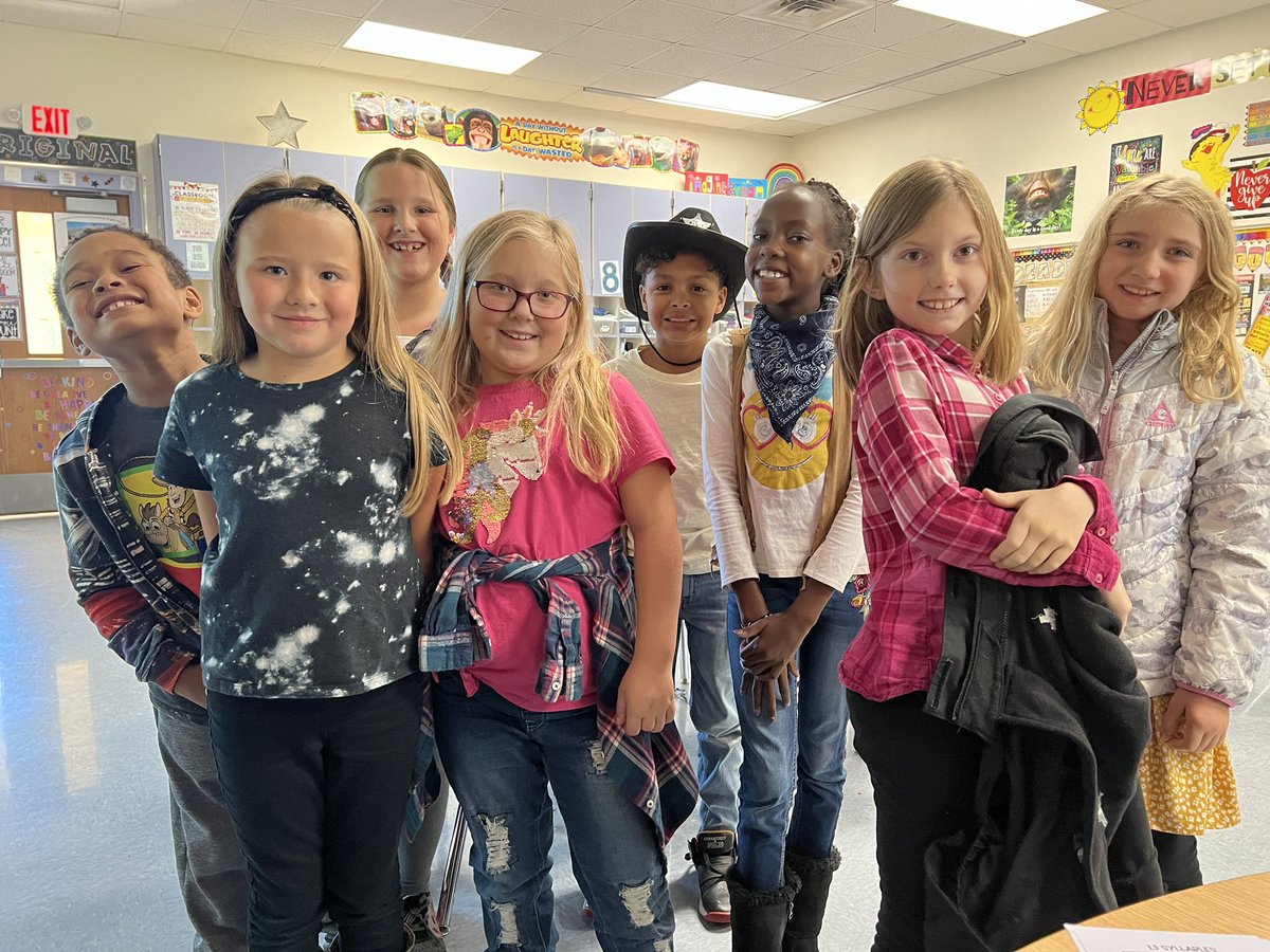sarahvmn's tweet photo. Western Day! #lmemagic #montimagic https://t.co/NGIF9T5tY3
