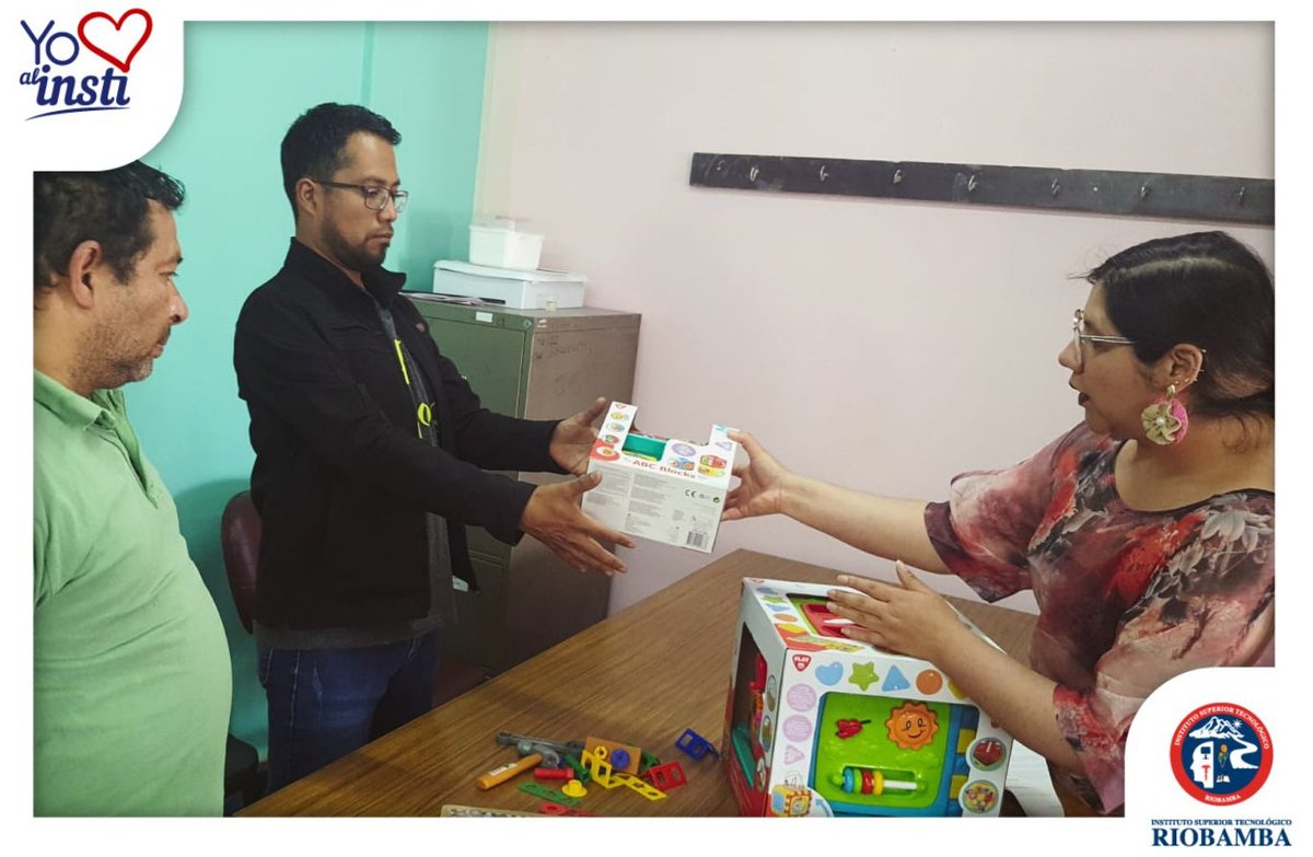 El Centro de Formación Integral y Servicios Especializados y el Organismo Evaluador de la Conformidad del Instituto Superior Tecnológico Riobamba, realizaron la entrega de donaciones por la certificación de perfil Formador de Formadores al laboratorio de Estimulación