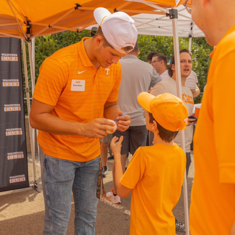 TheVolClub's tweet photo. The Volunteer Club is the ultimate Vol fan membership. You have access to merchandise, tailgates, autographs, events, exclusive content, and more!

90% of all membership payments go to current Tennessee Athletes. This is for anyone that loves the Vols &amp; wants to WIN more games!