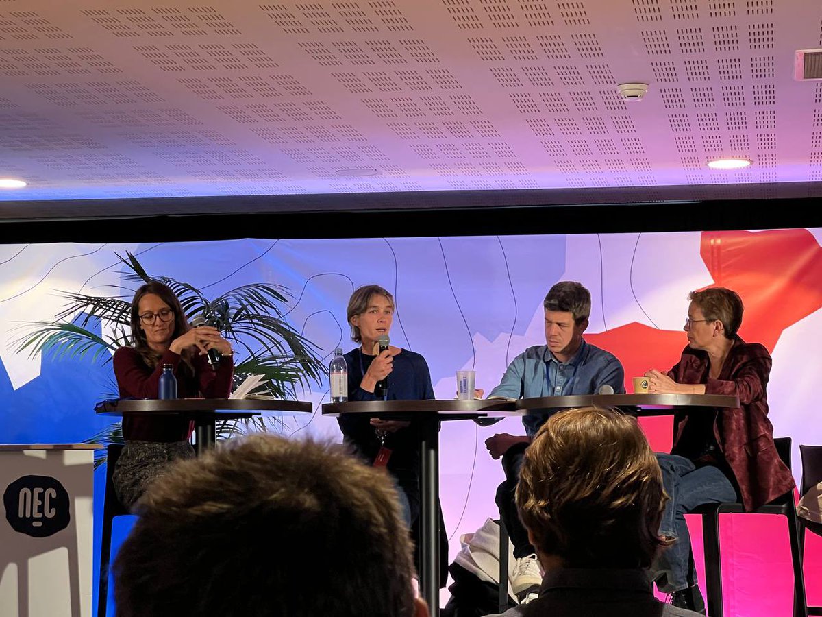 #NEC2022 on a parlé démocratie, soutenabilité et #EtatQuilNousFaut. Le numérique souverain raconté par <a href="/HenriVerdier/">Henri Verdier</a> en ouverture est exigeant et désirable. L’#educ et l’art #EAC en sont des clés. Il a même été question de <a href="/LaBelleHarangue/">La Belle Harangue</a> car plus que parler… on essaye de faire