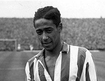 Roy Brown the son of a Nigerian World War 1 veteran made his Stoke City debut on this day in 1946 (a 3-1 win at Preston) becoming the club's 1st black player. Later played alongside Tony Collins for Watford. @stokecity @WatfordFC #Nigeria @kickitout @SRTRC_England @wawiproject