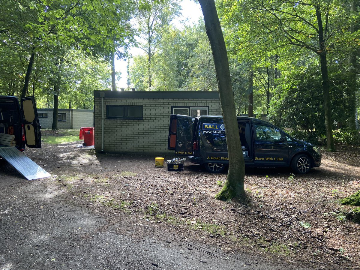 VanHouteProject's tweet photo. Vandaag op stap met kees van @FBallNL goed verhaal! #nooitteoudomteleren 💪🏼 https://t.co/lS79HTD3Vf