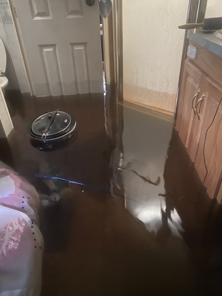 MilesGCohen's tweet photo. Earl Dunnigan, 69, told me his trailer is filling up with water at an RV park in Fort Myers Beach. He's hoping for a rescue

"I thought I would ride it out. I was fine and then the next thing I know the water came rushing," he said. "I can't swim so I'm just hoping for the best." https://t.co/mDhsbjKMNi