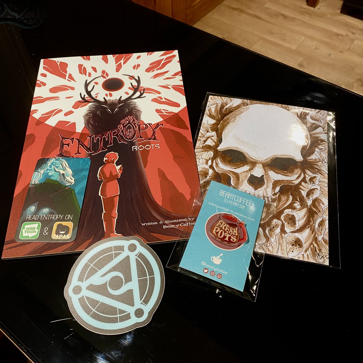 Ahhh! Just received @BeanyCoffee ‘s Entropy Comic Bundle and can I just say, these are absolutely beautiful. Really amazing quality, thank you so much! 🙏