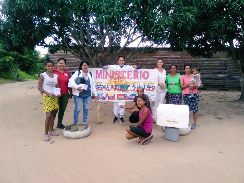 FeliciaIvss's tweet photo. La Salud va a las Comunidades. Nos fuimos a Sector Vulnerable Cumbres de Amana población Rural. Furrial  Llevando Jornada de inmunización Bajo las orientaciones de Nuestro Pdte @NicolasMaduro, Ministras de Salud y Pdta del IVSS @MagaGutierrezV y Gob @ErnestoLunaPsuv @Somosivss ❤️ https://t.co/n6E1sfbH1I