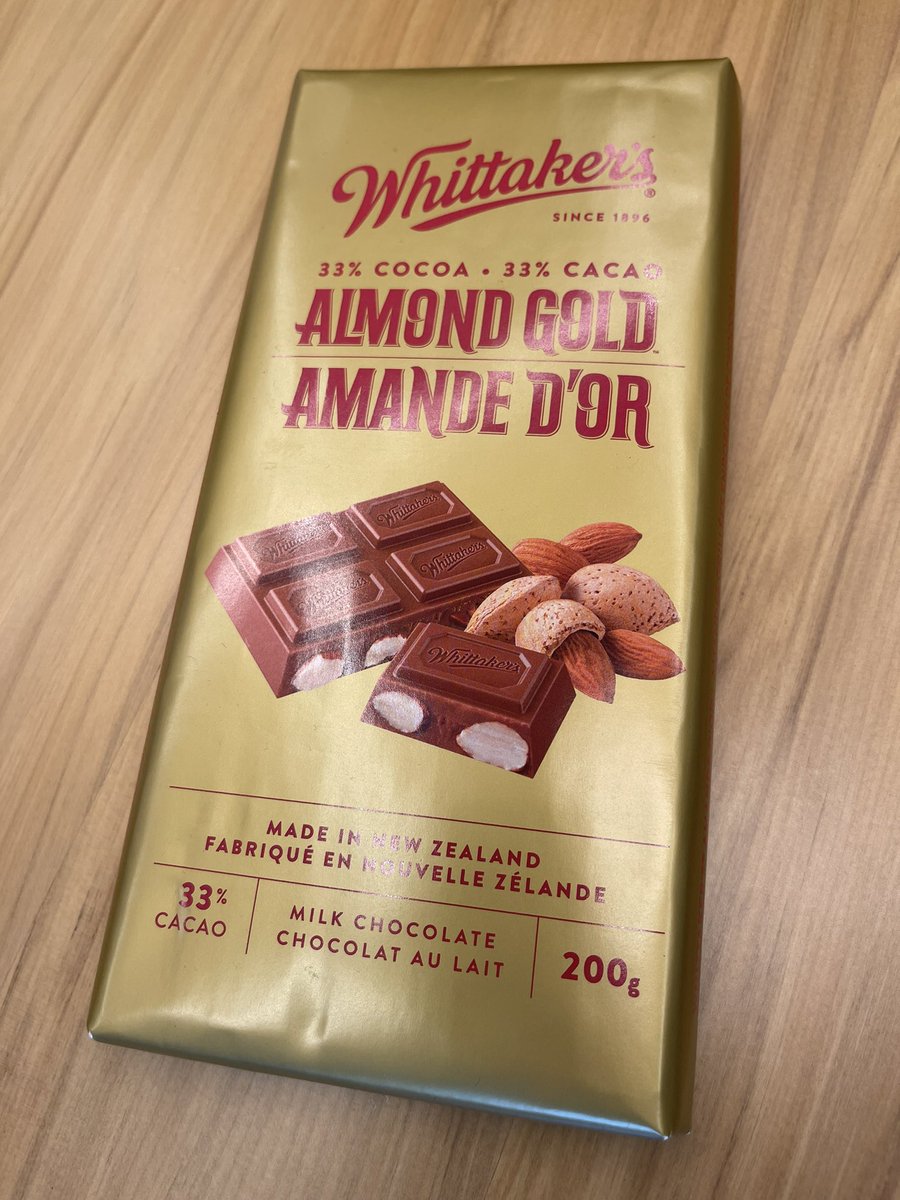 Whittakers have translated their Almond Gold into French here in Canada. Its ok folks, the language gods won’t punish you for eating it, if its not in English only #kiakahatereoMaori.