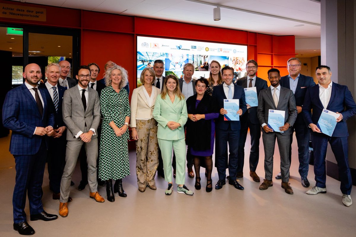 Vanmiddag in #Nieuwspoort met de economic board #Utrecht. Een sterke regio waar nog heel veel kansen voor het oprapen liggen.