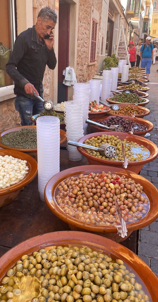 Hab heute auf nem Markt in #Spanien Oliven 🫒 mit Karte 💳 bezahlt. #Digitalisierung