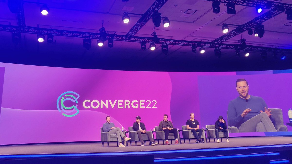 LIVE at @circlepay's #ConvergeSF22: Leaders in blockchain development @paulriegle of #Algorand, @_patrickogrady  of @avalabsofficial, @aeyakovenko of @solana and @ilblackdragon of @NEARProtocol are on stage to discuss the blockchain trilemma and scaling for 1 billion+ users 🚀