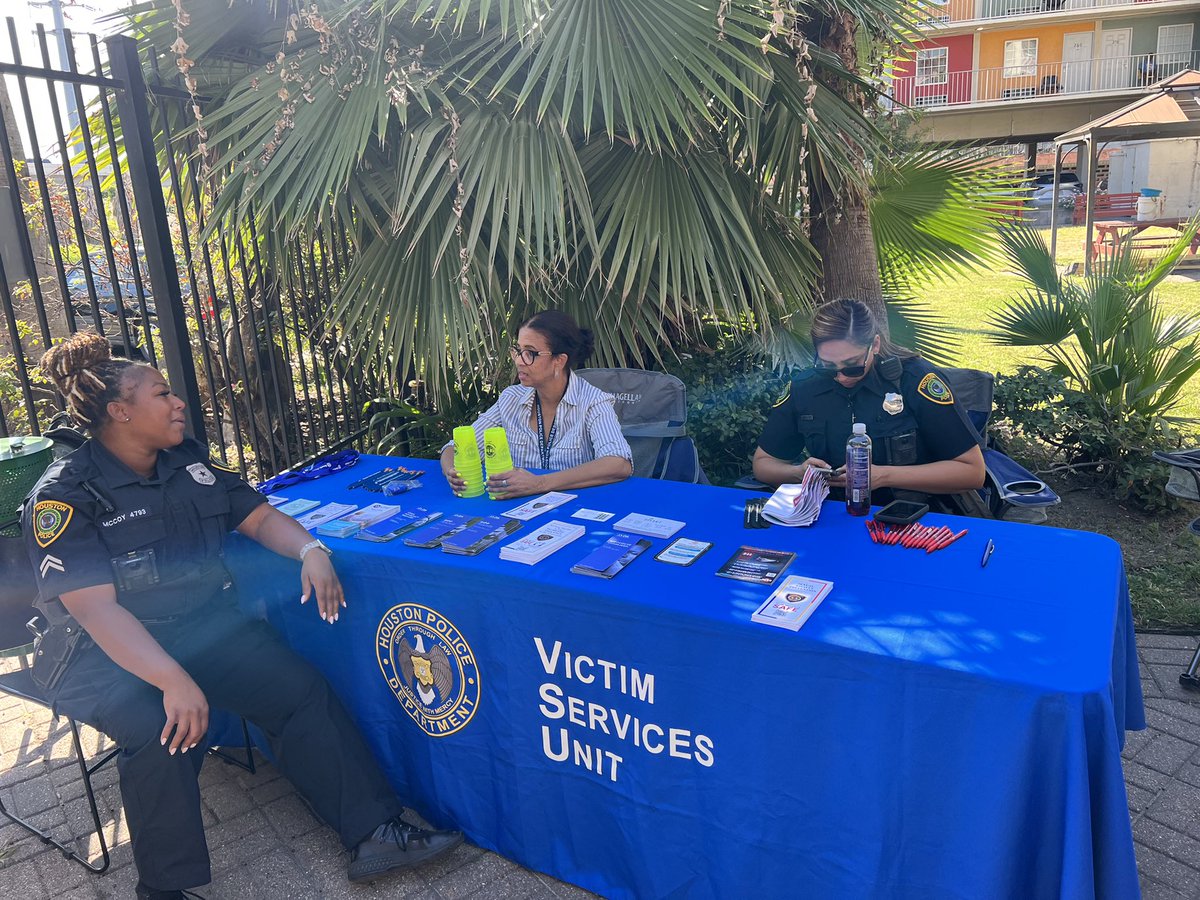 OscarHPD's tweet photo. VIctim Services Division &amp; South Central at a community event! https://t.co/jDhlZIn7nx