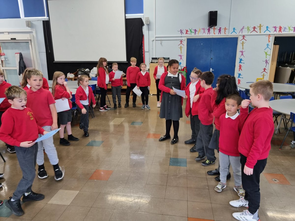 caedrawprimary's tweet photo. Sea creature performance poetry! Great fun! π #year4@caedraw #year4massive https://t.co/y30tyi6NXc