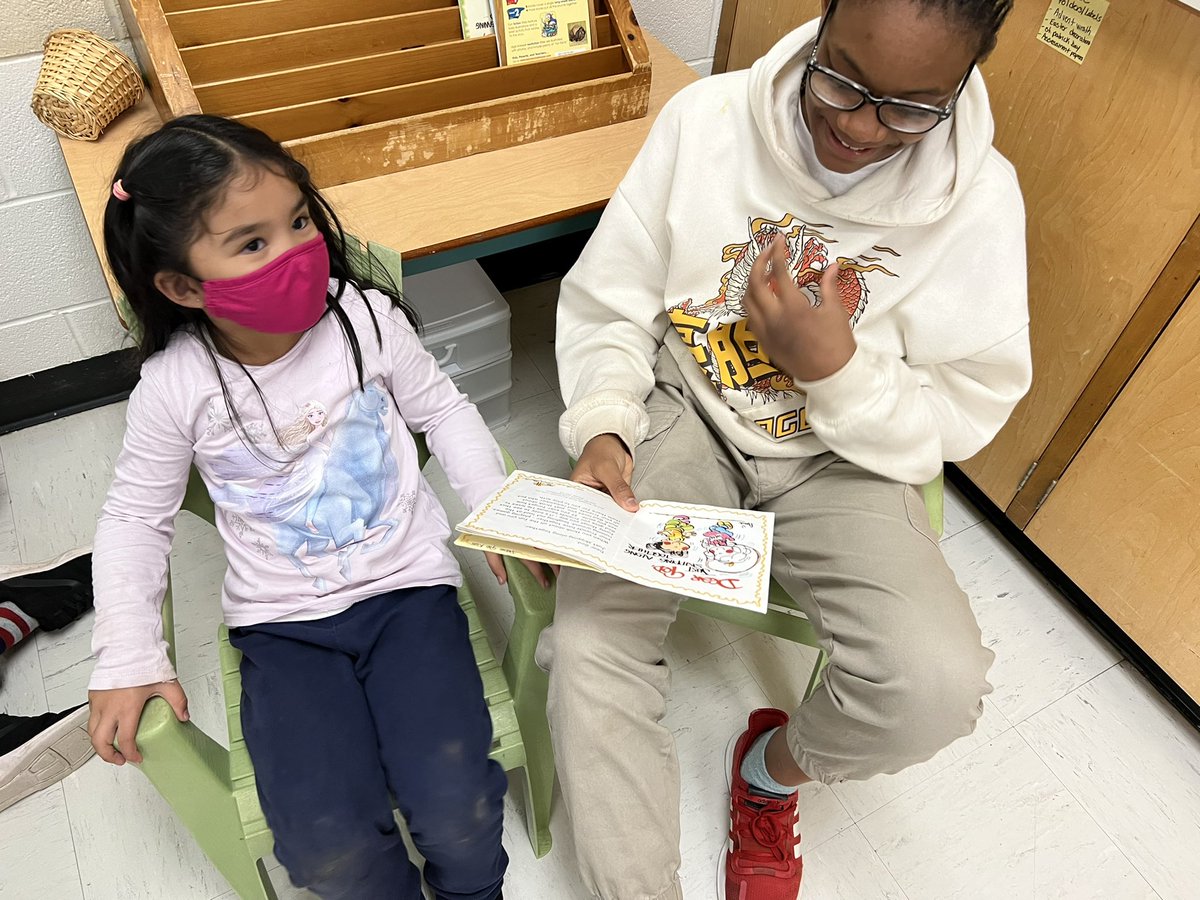 MissStreefkerk's tweet photo. Our first reading buddy session was a success! Our grade 6/7s are taking on leadership roles to help our kindergarten students and we will meet with them throughout the year for fun activities! 😄@MsWarecki @StFrancisLondon https://t.co/b1NP6tDi47