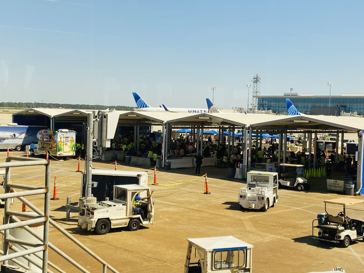 Delilah Jones-Bardle (@djbardlette) on Twitter photo This years United Burger Burn at IAH is an absolute SUCCESS! It’s been so awesome engaging with everyone. And, we’re still at it!!!! <a href="/philgriffith63/">Phil</a> <a href="/billwatts_11/">Bill Watts</a> <a href="/rich_kushner/">Rich Kushner</a> <a href="/AndyJamison2/">Andy Jamison</a> @AubreyAtUnited This years United Burger Burn at IAH is an absolute SUCCESS! It’s been so awesome engaging with everyone. And, we’re still at it!!!! <a href="/philgriffith63/">Phil</a> <a href="/billwatts_11/">Bill Watts</a> <a href="/rich_kushner/">Rich Kushner</a> <a href="/AndyJamison2/">Andy Jamison</a> @AubreyAtUnited