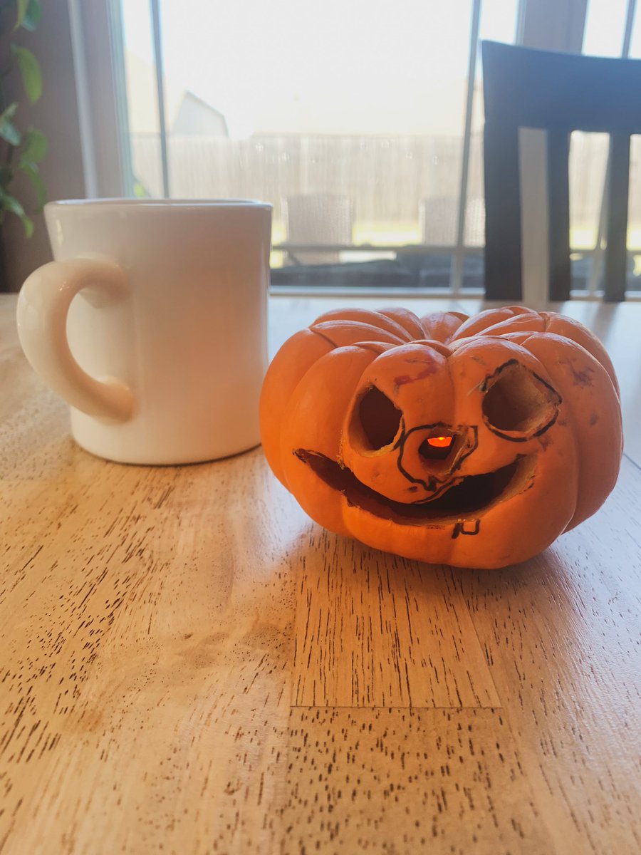 coffeewithtrent's tweet photo. Itโs that time of year! Toddlers first carved pumpkin ๐ and some afternoon coffee.
Single origin Honduras brewed in the Aeropress. ๐ฏ ๐๐ผ
#coffee #coffeetime #makeeverycupcount #runningoncoffee https://t.co/RcRhhokx5u