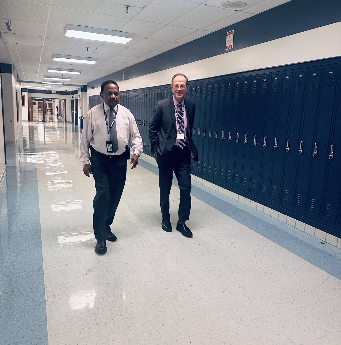 MagruderHS's tweet photo. Dr. Murphy, Deputy Superintendent of @MCPS stopped by today to walk the halls of Magruder HS with Dr. Evans and checked out our Homecoming Hallway decorations. https://t.co/5rK3Sdwz2x