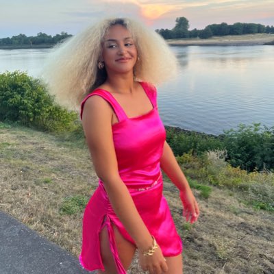 coco_corrah's tweet photo. #Newme 💖✨💪🏽🎊 https://t.co/px9HGeR4si