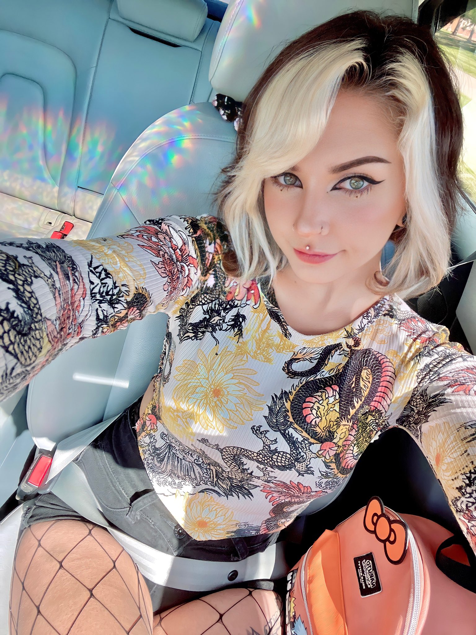 ReeYue on Twitter: "rainbow sunroof rainbow sunroof rainbow sunroof https://t.co/4xjDCB1uqD