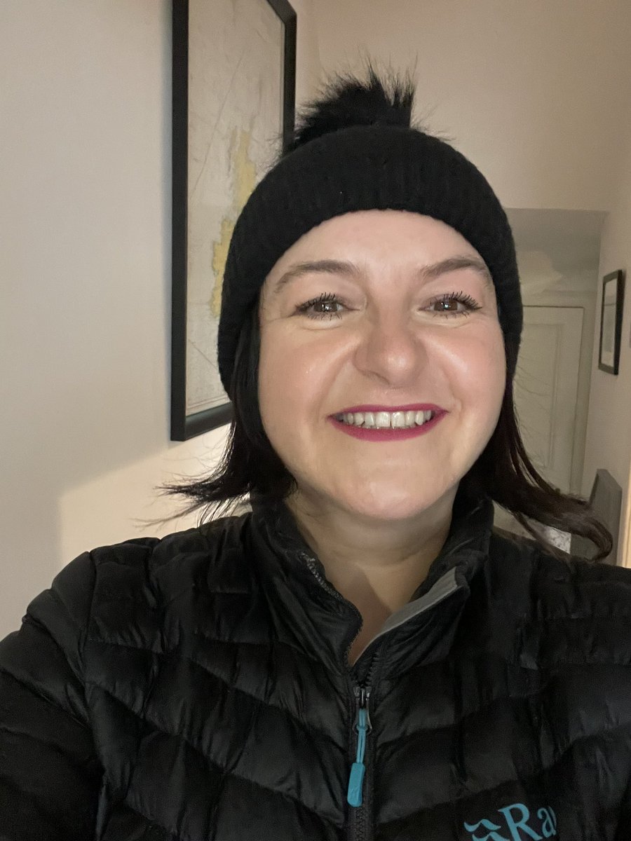 Lyndacakebaker's tweet photo. New Hat to match the Medium Coat! Not quite time for The Big Coat yet! #hatweather #chilly #mediumcoat #notthebigcoatyet https://t.co/N3U7uUg7E7