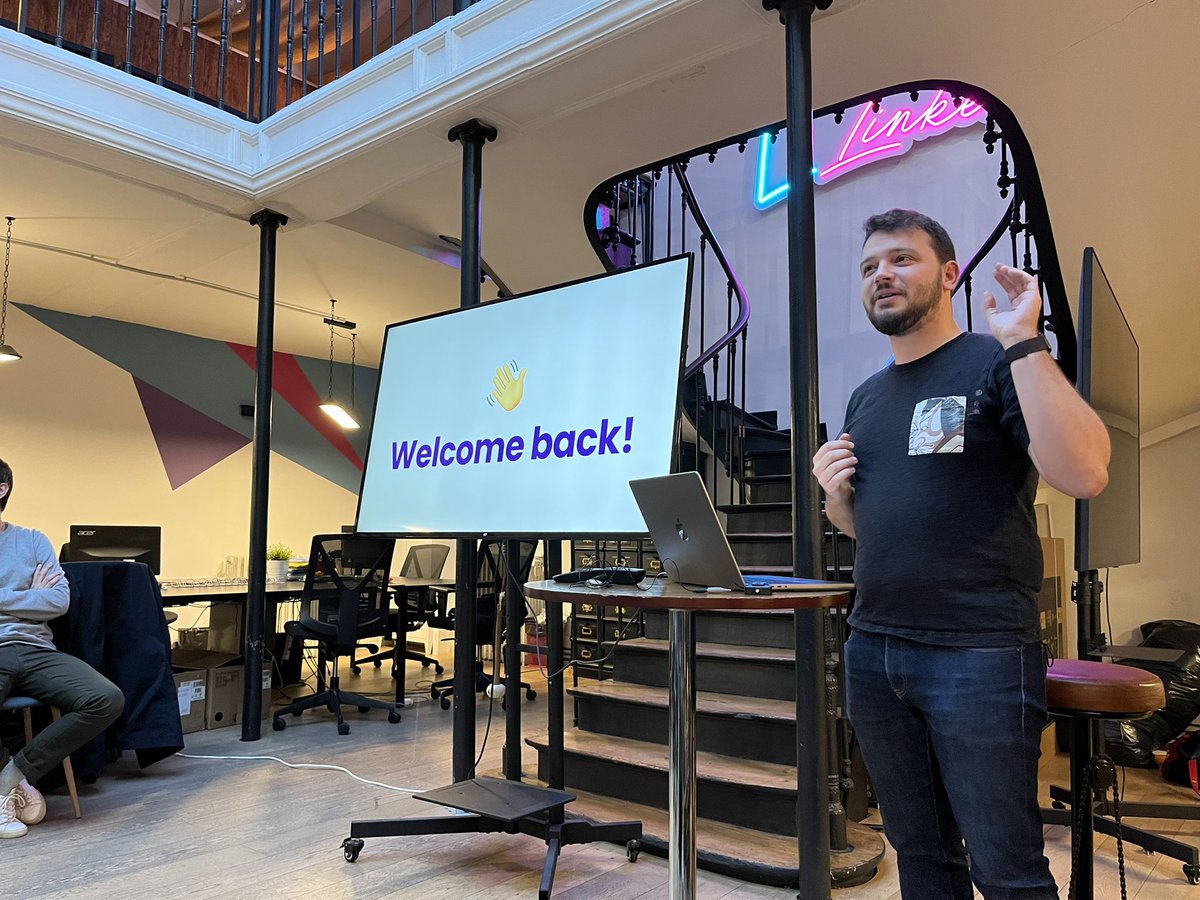 tonygo_'s tweet photo. Awesome !

@fraxken at @parisjs 🔥 https://t.co/8p8jVkO25o