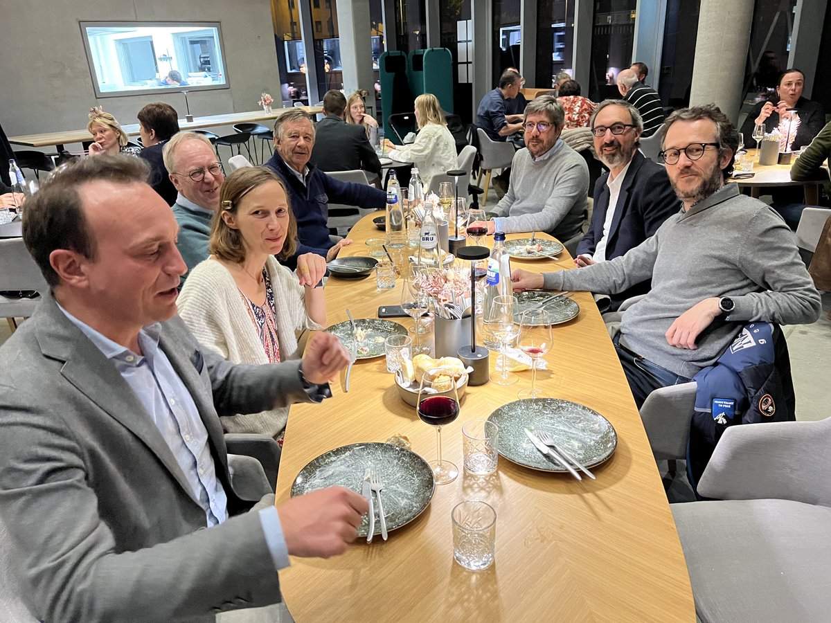 Aah le présentiel…
#DînerAnniel