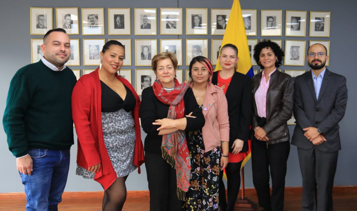 MintrabajoCol's tweet photo. La ministra del Trabajo @GloriaRamirezRi se reunió con el sindicato, @astrasex, Asociación Sindical de Trabajo Sexual de Colombia, durante el encuentro se revisaron las sentencias de la Corte Constitucional sobre la reglamentación para el trabajo digno y decente. https://t.co/ojvRxLvofS
