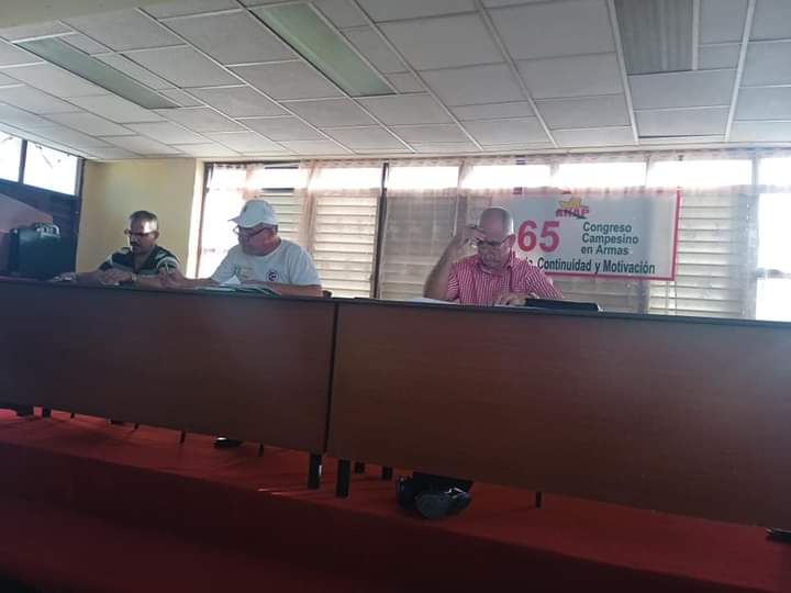 DaimarilisB's tweet photo. Importante intercambio en la reunión Ordinaria del Buró Provincial de la Asociación Nacional de Agricultores Pequeños en Holguin, con la presencia de Osmani Pérez Márquez miembro del Buró Nacional de la ANAP.
#AnapCuba 
@RafaelAnap https://t.co/D1vOTLHqGb