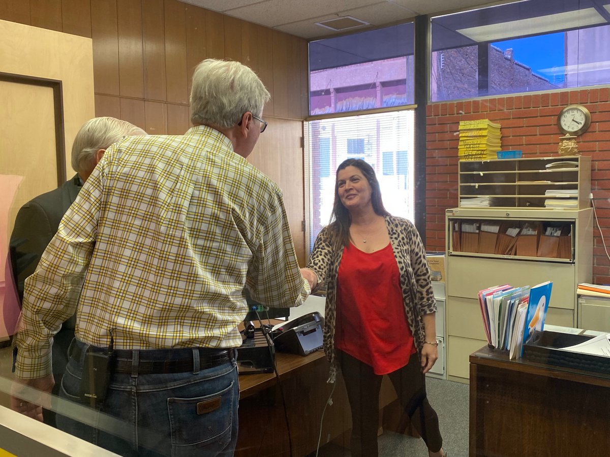 DanPatrick's tweet photo. After, we stopped in Red River County in Clarksville. County Judge Williamson showed me the courthouse annex and introduced me to everyone.
#PatrickBusTour https://t.co/MrvLY3K2Nx