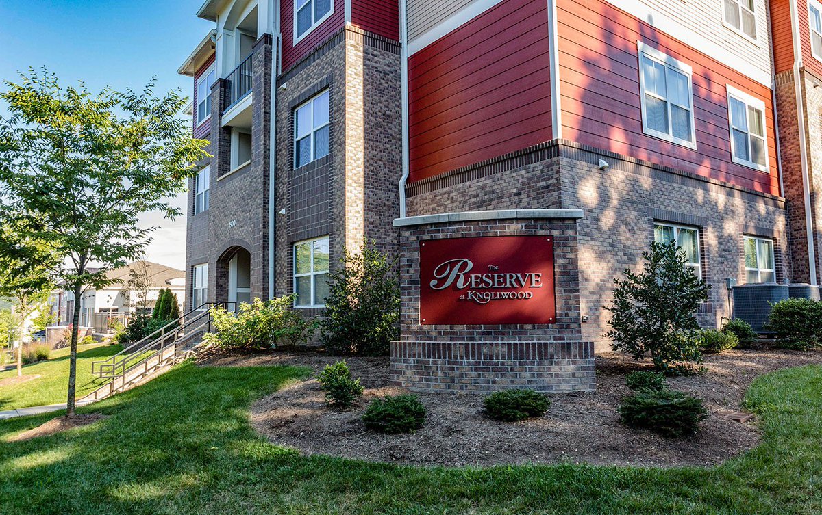 elizabethkitley's tweet photo. What's up, #Hokies! If you're looking for a place to live next year, @ReserveKWapts has a variety of housing options to choose from, apply today at https://t.co/braIOP9KcY @cmgleasing #sponsored https://t.co/R26B0Ua4vy