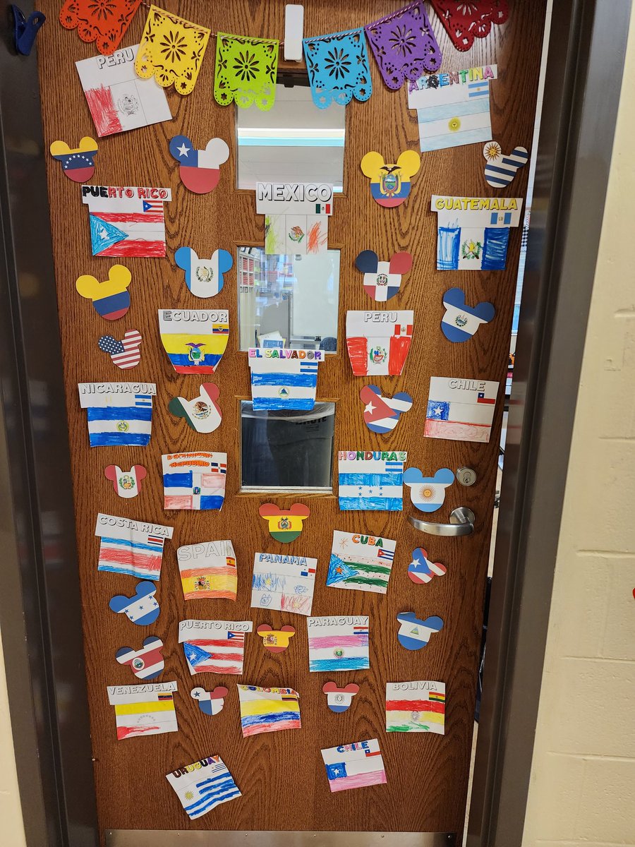 RCE_Mustangs's tweet photo. Continuing our Hispanic Heritage month celebrations! #multilingualmustangs #differencemakers #MustangPride https://t.co/IDMUif1k3y