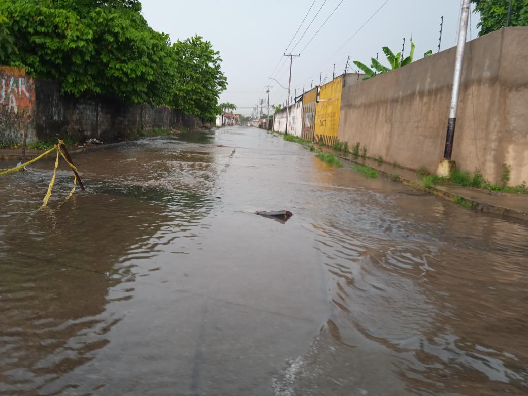 silvia_allenb's tweet photo. Así se encuentra #Maturín por falta de Mantenimiento en caños y drenajes, la lluvia provocaron el colapso de la ciudad. https://t.co/vPENHdFzv8