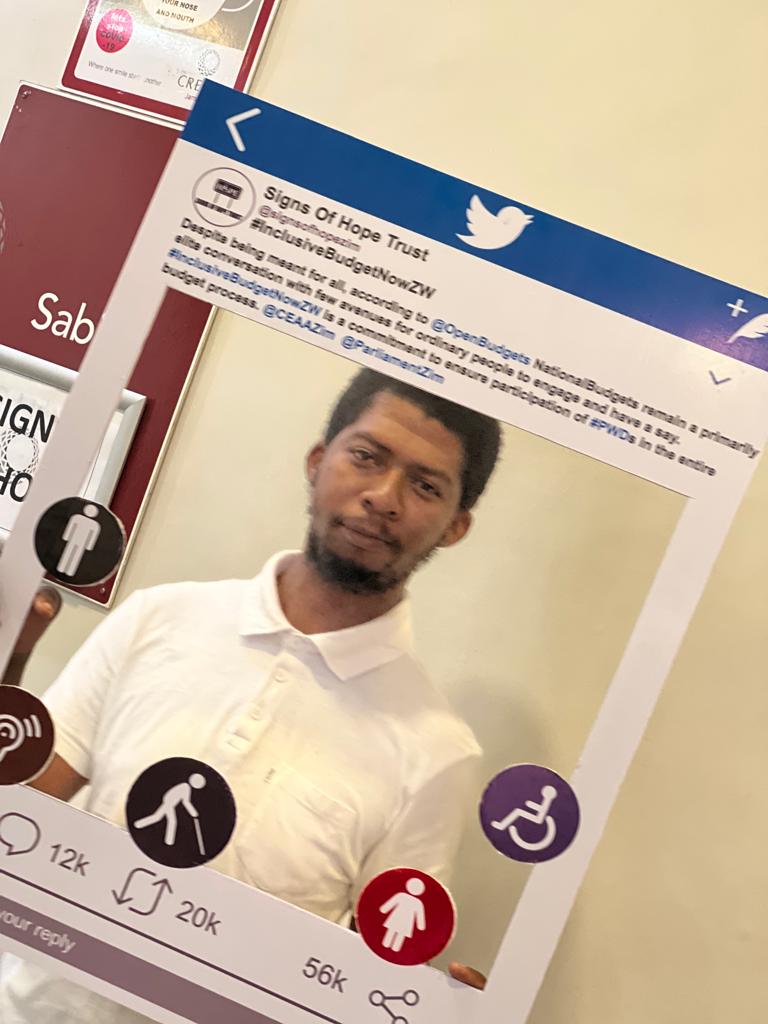 signsofhopezim's tweet photo. Our first ever "Townhall on Disability and the National Budget" coincided with the Universal Access to information #IDUAI2022, #RighttoKnowDay PWDs are not a homogeneous group. To us Universal Access to Information means #info must be packaged to meet ALL needs. 
@misazimbabwe https://t.co/TgiRulTcQC