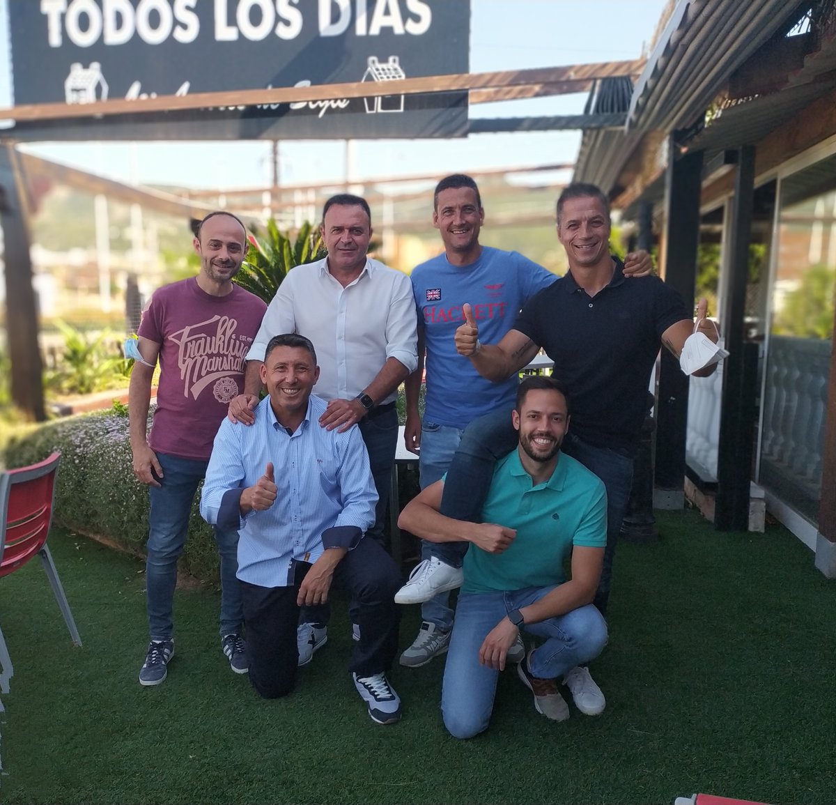 zorroGoalkeeper's tweet photo. Felicidades comisario @alejandroML94   por tu cumpleaños, muchas, bonitas y buenas experiencias a tu lado. 🥅⚽️🎂

Eres muy grande y este grupo lo refrenda.
#pormuchosmas https://t.co/HnqIKyFsuz