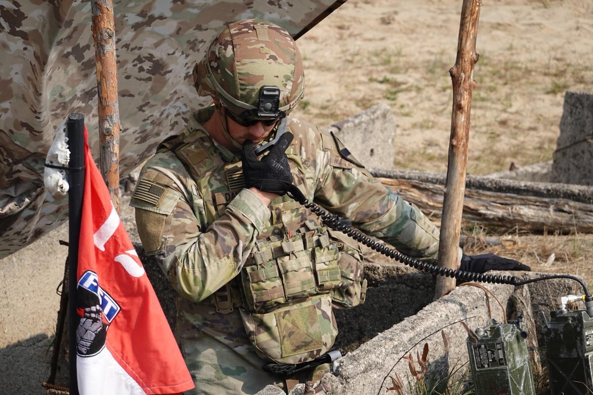 1stCavalryDiv's tweet photo. 2nd Battalion 82nd Field Artillery Regiment has been knocking out Artillery Table XII this week!
During this exercise, everyone is tested on their ability to shoot, move, & communicate.
#WeAreTheCAV | #ShootMoveCommunicate | #WhatsTheSoundOfArtillery | #GREYWOLF | @1stcav3bct https://t.co/fKgx6pAQr2