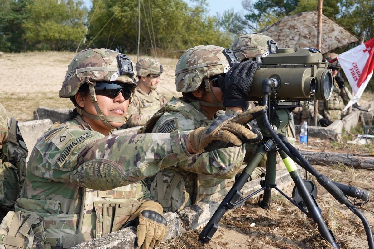 1stCavalryDiv's tweet photo. 2nd Battalion 82nd Field Artillery Regiment has been knocking out Artillery Table XII this week!
During this exercise, everyone is tested on their ability to shoot, move, & communicate.
#WeAreTheCAV | #ShootMoveCommunicate | #WhatsTheSoundOfArtillery | #GREYWOLF | @1stcav3bct https://t.co/fKgx6pAQr2