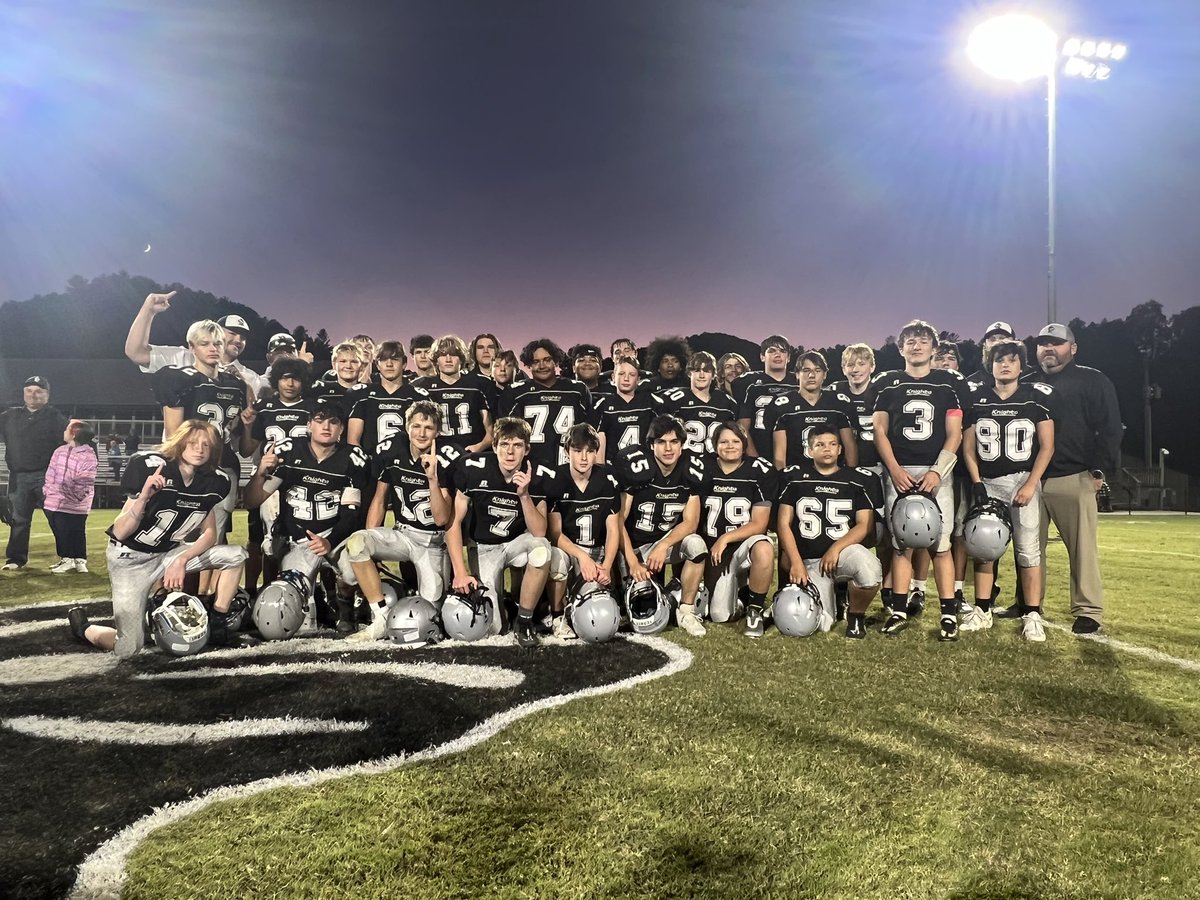 KevinHensleyCVN's tweet photo. Congratulations are in order for the junior varsity #Robbinsville #BlackKnights, who defeated Hayesville 26-6 tonight to clinch a share of the #SMCJVFB championship!
Robbinsville finishes the season 5-2. Well done, gentlemen! https://t.co/ePd32VXYgz