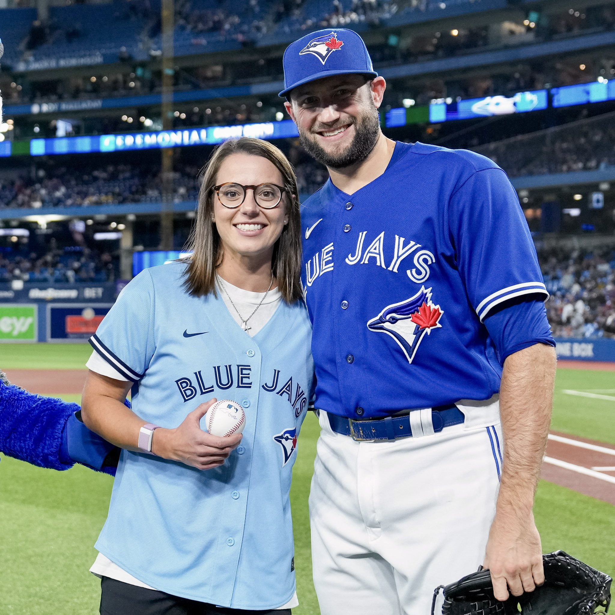 Talkin' Baseball on X: The Blue Jays broke out their red Canada Day  jerseys this Sunday afternoon  / X