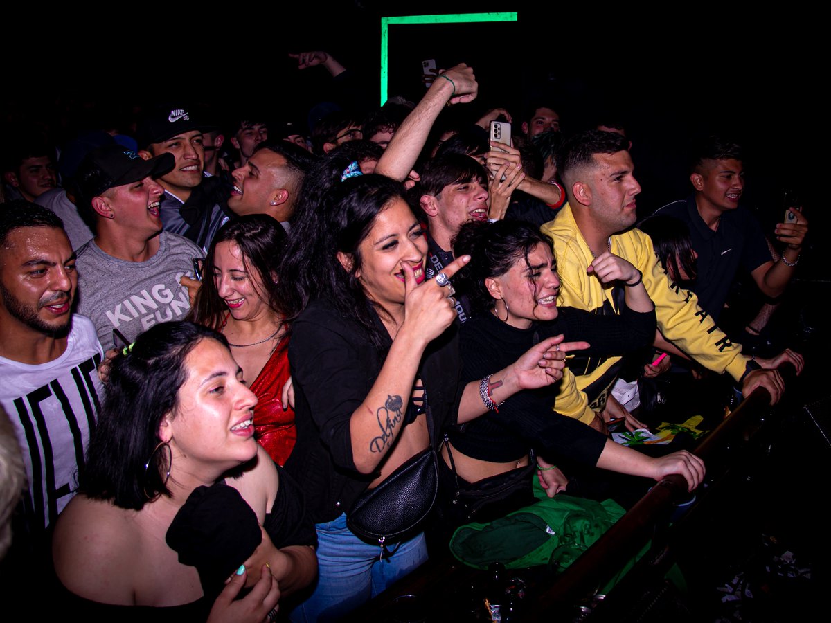 CocoClubRosario's tweet photo. #CocoClubRosario 🥥 | Algunas capturas de lo que fue la noche de la primer edición de Coco Club con la visita de Coqeéin Montana. 

📸 PH: @juchialvarez https://t.co/DLD2574iXY