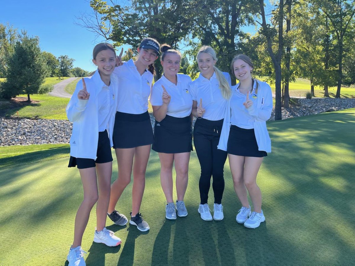 Congrats to there ladies right here on there 1st Place finish in the 2nd Annual Troy JV Quad! <a href="/mhyatt29/">Morgan Hyatt</a> <a href="/MeganReddy10/">Megan Reddy</a> <a href="/laurenciarra/">lauren painter</a> @AnnaDru47320738 and Claire Ohms played great today <a href="/GolfWoodsfort/">Woods Fort GC</a>!!! Morgan H - medalist. #proudcoaches #unmatcHed
