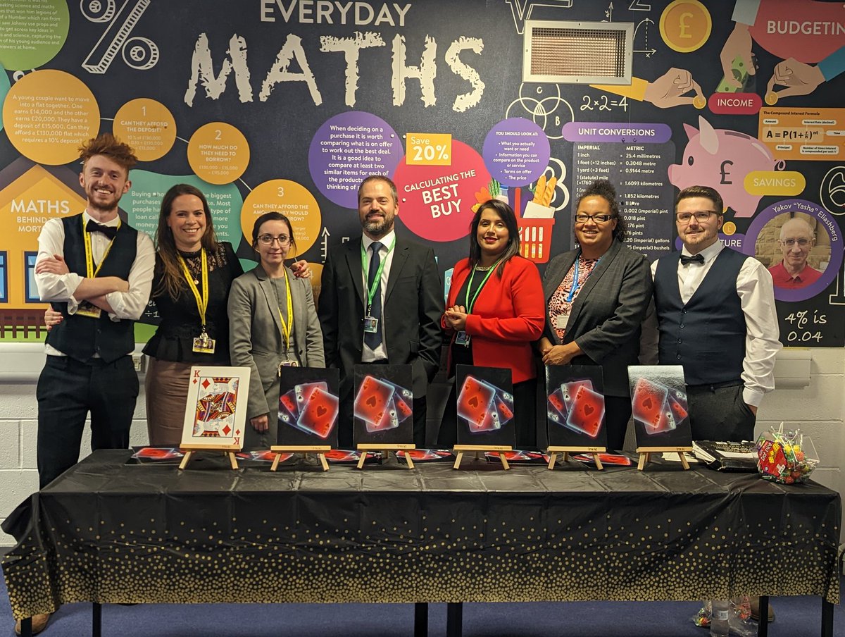 Maths_SH's tweet photo. Wonderful open evening exploring our first Year 7 Maths topic with prospective students - probability! 🎲 @SummerhillSch https://t.co/fbIPvNQaif