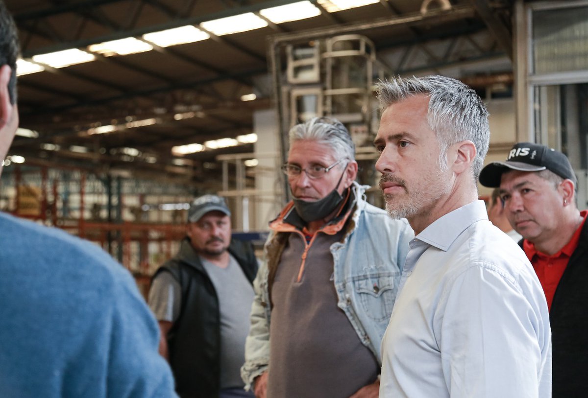 leandrobusatto's tweet photo. En 2012 impulsamos la expropiación de Naranpol, tras la quiebra de la firma. Los trabajadores formaron una cooperativa. Luego hubo un parate que se extendió más de lo previsto por la pandemia. Hoy están cada vez más cerca del sueño de volver a producir 💪🏻

#SantaFeProduce https://t.co/dC0Uf5w45y