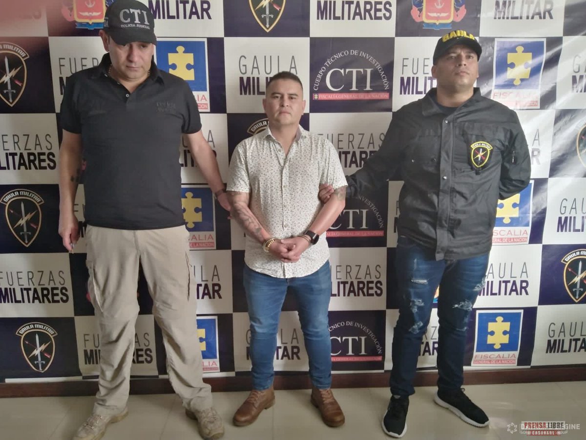 SergioGrandasM's tweet photo. Qué vergüenza:

Alias Matías, poderoso integrante del Clan del Golfo con tentáculos en Meta, Vichada, Casanare y Guainía; resultó ser el Sargento Segundo activo del Ejército, Andrés Felipe Saldarriaga Echeverry. 

https://t.co/d1OWo3lOcs https://t.co/eK2qvbHQgl